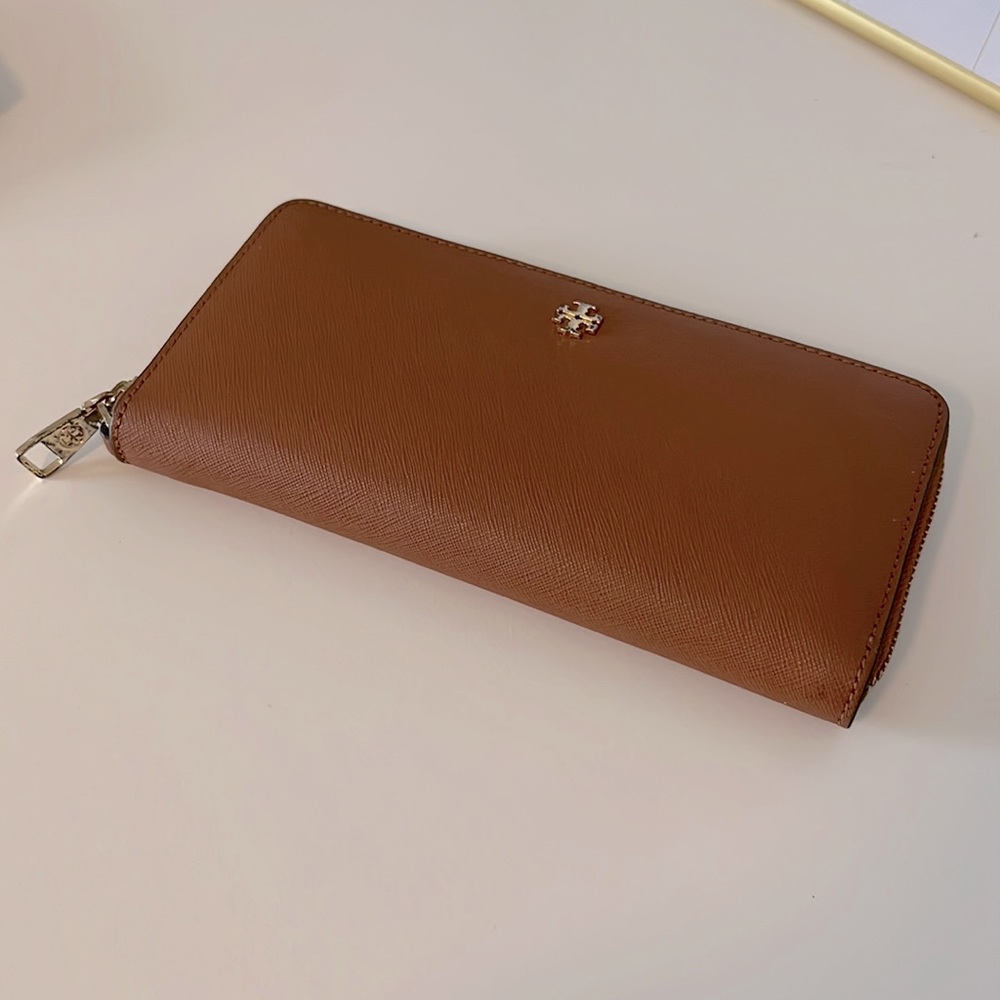 Tory Burch Zip Continental Wallet